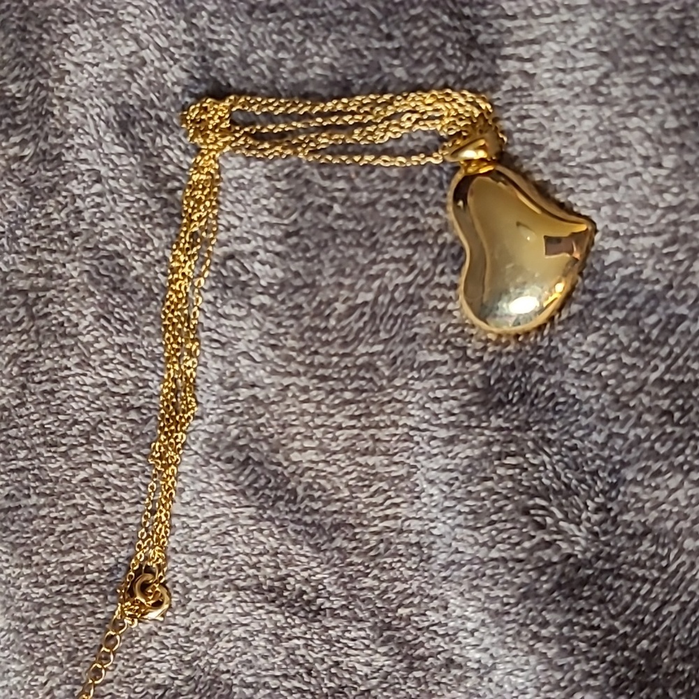 AVON Goldtone Heart Pendant Necklace On 3 Multistrand 18" Chain